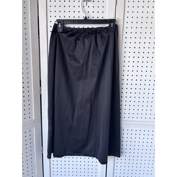 Vanity Fair Dresses & Skirts - Vanity Fair Style 11-711 Midi Slip Skirt Black Nylon Women's M 30"